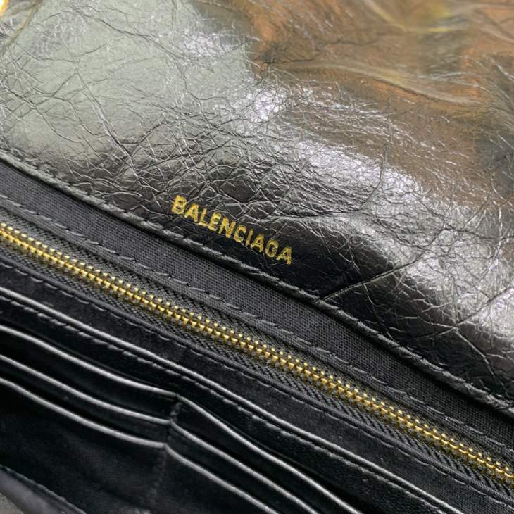 Picture of Balenciaga Handbags _SKUfw180112744fw